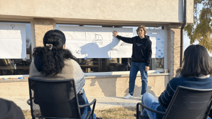 Ilaria Mauric presenta la Tangible Academy 2026 durante il retreat invernale.